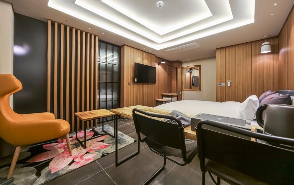 Yeoubi Hotel ČČchangwon Exteriér fotografie